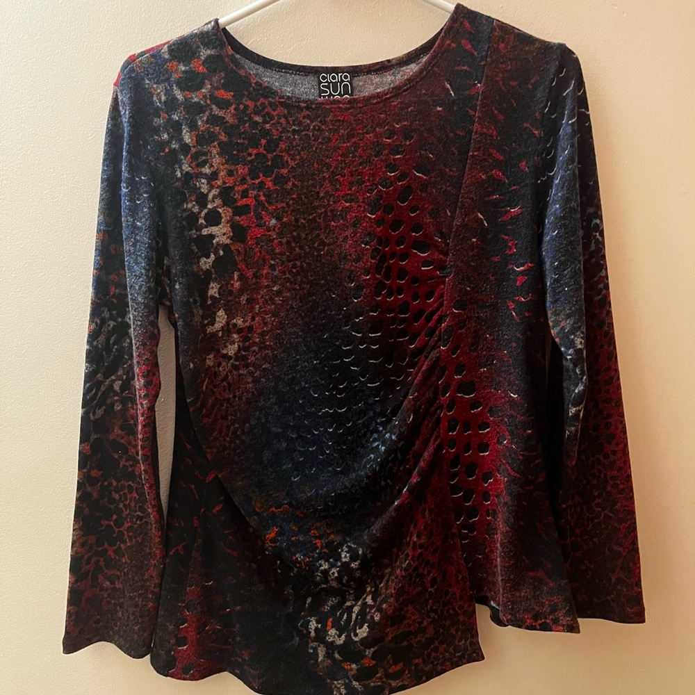 CLARA SUNWOO Red and Black Long Sleeve Top
